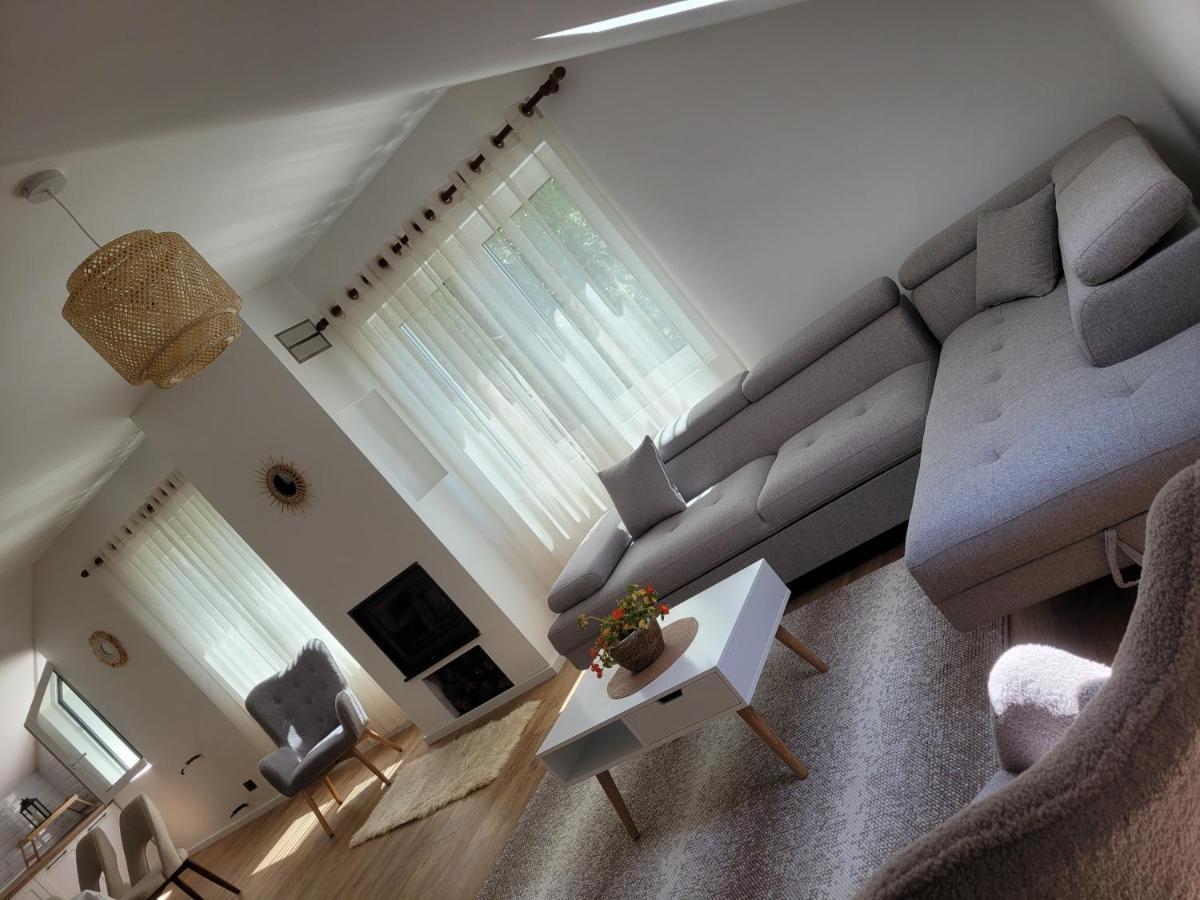 Bujtina Bezhani Gjinar Apartment *