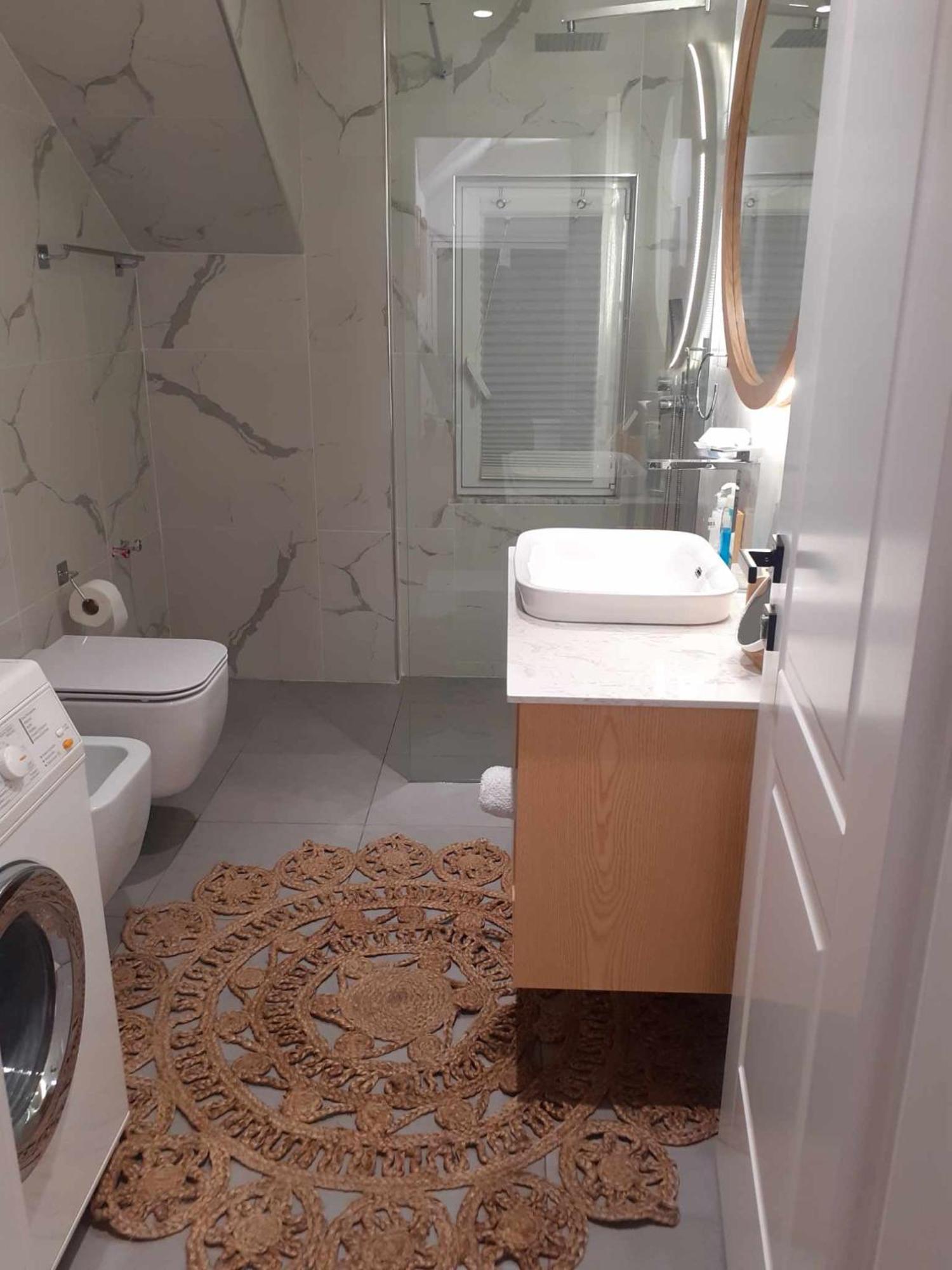 Apartment Bujtina Bezhani Gjinar *